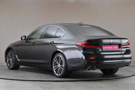 2021 BMW 5-Series - photo 6