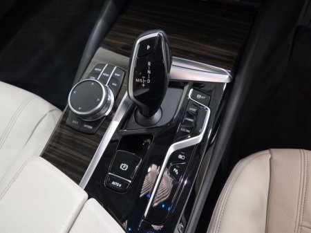 2021 BMW 5-Series - photo 10
