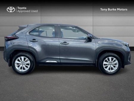 2025 Toyota Yaris Cross - photo 3