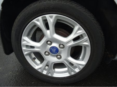 2015 Ford Fiesta - photo 15