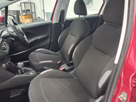 2016 Peugeot 208 - photo 16