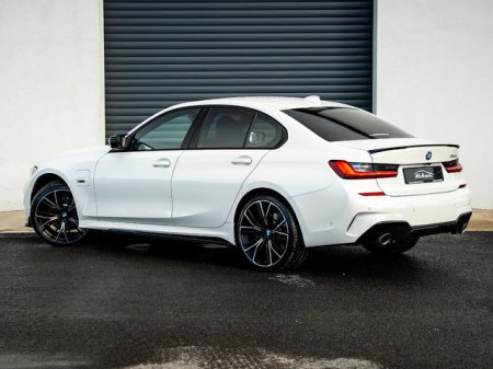 2022 BMW 3-Series - photo 16