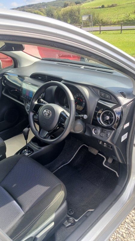 2018 Toyota Vitz - photo 8
