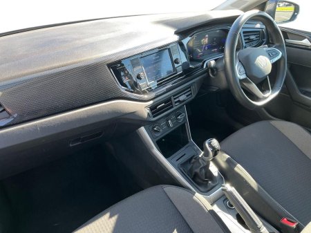 2024 Volkswagen Polo - photo 2