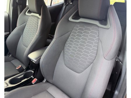 2025 Toyota Corolla - photo 17