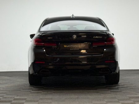 2022 BMW 5-Series - photo 6