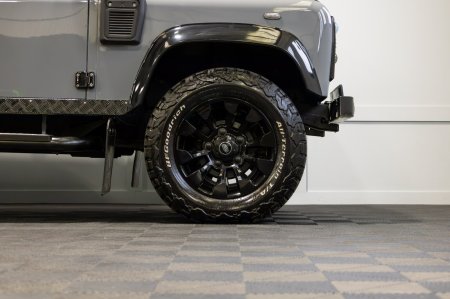 2017 Land Rover Defender - photo 7