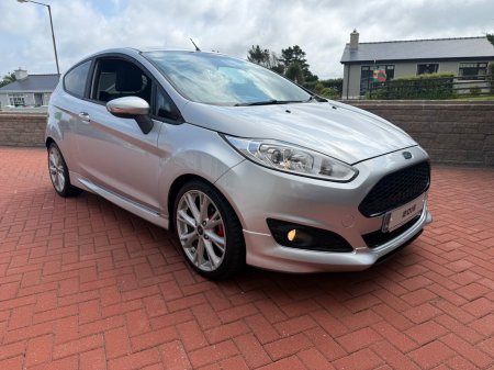 2015 Ford Fiesta - photo 4