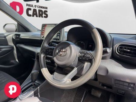 2022 Toyota Yaris - photo 2