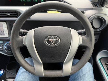 2013 Toyota Aqua - photo 10
