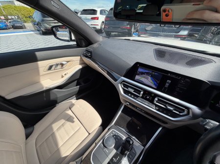 2022 BMW 3-Series - photo 21