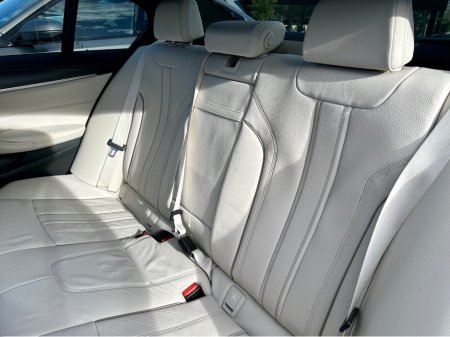2022 BMW 5-Series - photo 15