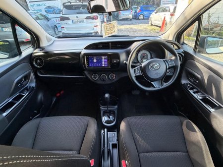 2020 Toyota Vitz - photo 12