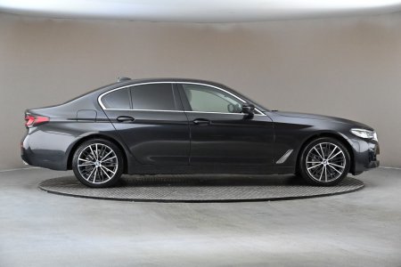 2021 BMW 5-Series - photo 12
