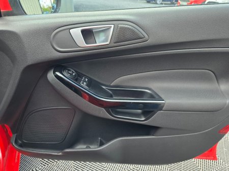 2016 Ford Fiesta - photo 20