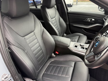 2023 BMW 3-Series - photo 11