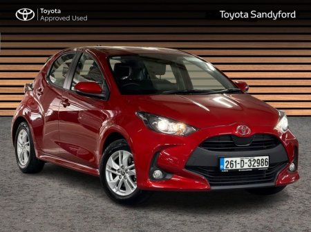 2026 Toyota Yaris HYBRID LUNA // REAR CAMERA // TOYOTA SAFETY SENSE // BLUETOOTH // AIR CON // FULL WARRANTY