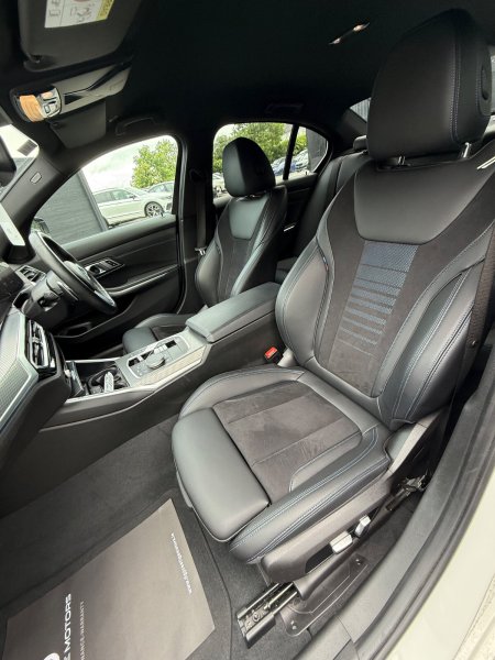 2022 BMW 3-Series - photo 17