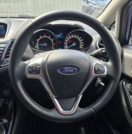 2015 Ford Fiesta - photo 16