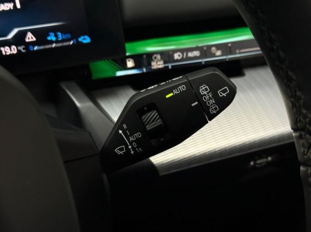 2025 BMW 5-Series - photo 31