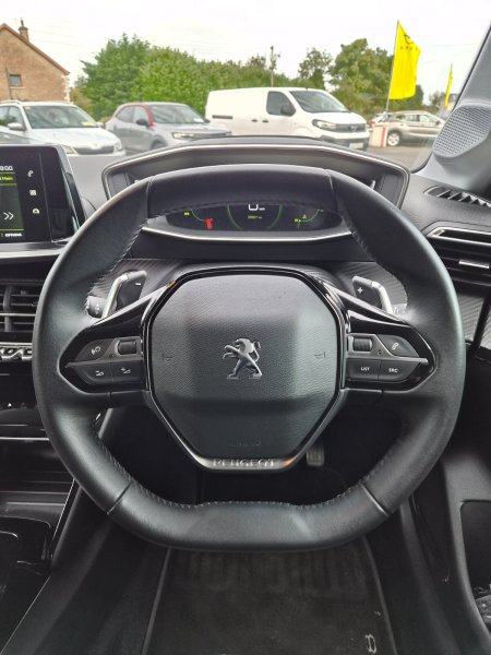 2021 Peugeot 208 - photo 14