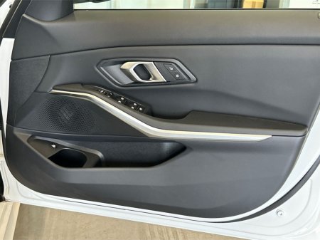 2026 BMW 3-Series - photo 20