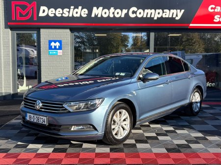 2018 Volkswagen Passat - photo 2