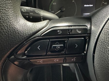 2023 Toyota Yaris - photo 13