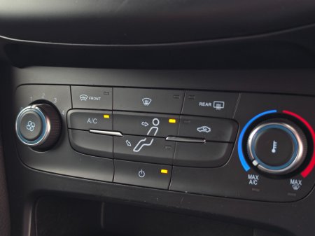2017 Ford Focus - photo 39