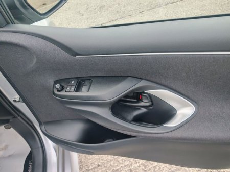 2024 Toyota Yaris - photo 10