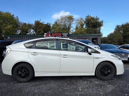 2015 Toyota Prius - photo 4