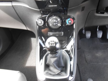 2016 Ford Fiesta - photo 9