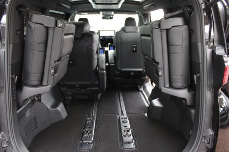 2025 Toyota Alphard - photo 34