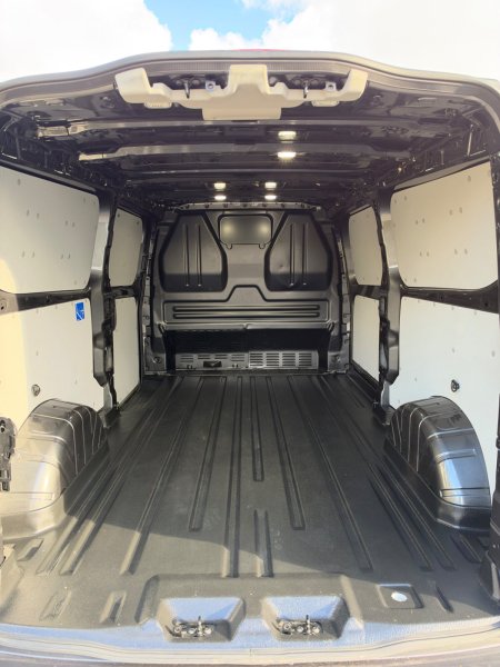 2025 Ford Transit Custom - photo 36