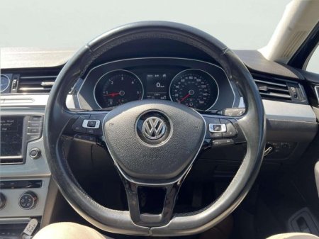 2017 Volkswagen Passat - photo 4