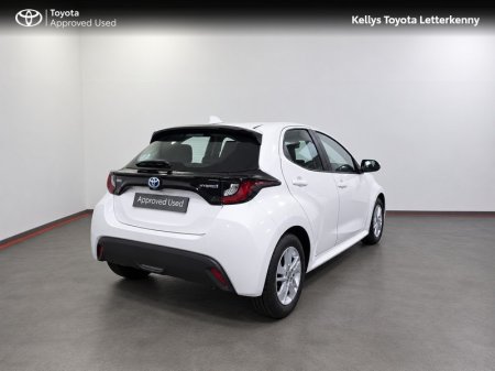 2022 Toyota Yaris - photo 2