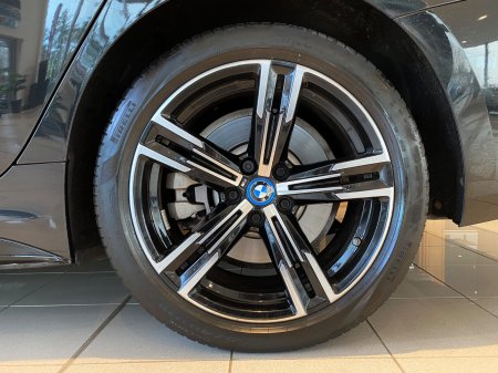 2023 BMW 3-Series - photo 6