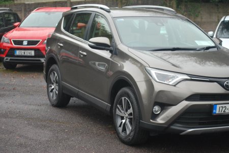2017 Toyota RAV4 - photo 3