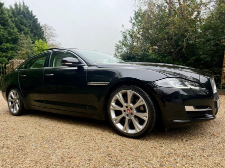 2017 Jaguar XJ - photo 2