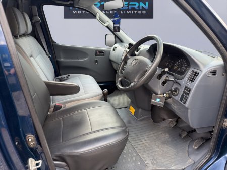 2008 Toyota HiAce - photo 9