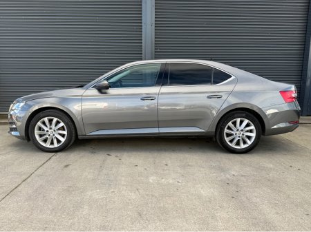 2023 Skoda Superb - photo 3