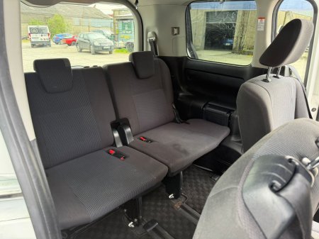 2016 Toyota Voxy - photo 19