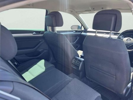 2017 Volkswagen Passat - photo 16