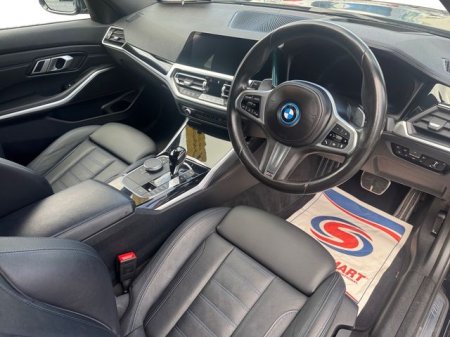 2022 BMW 3-Series - photo 13
