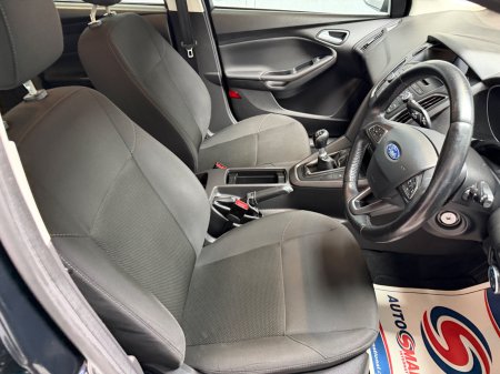 2017 Ford Focus - photo 12
