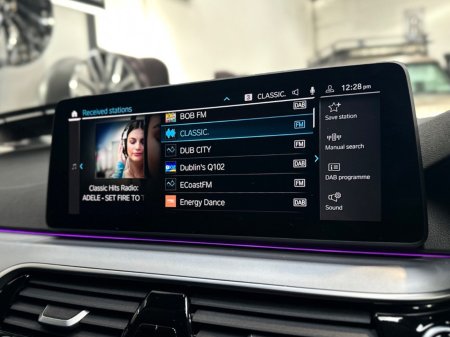 2022 BMW 5-Series - photo 24