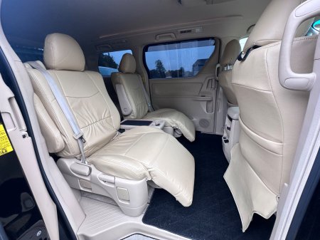 2014 Toyota Alphard - photo 18