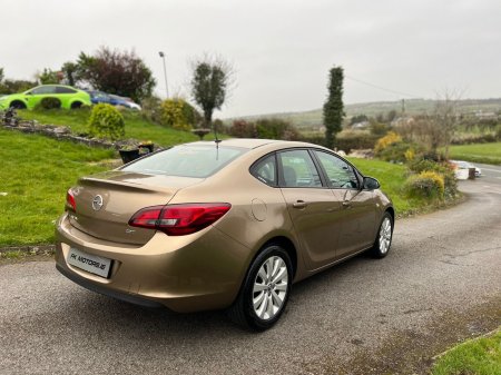 2013 Opel Astra - photo 4