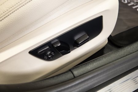 2023 BMW 5-Series - photo 14