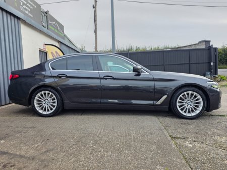 2023 BMW 5-Series - photo 9